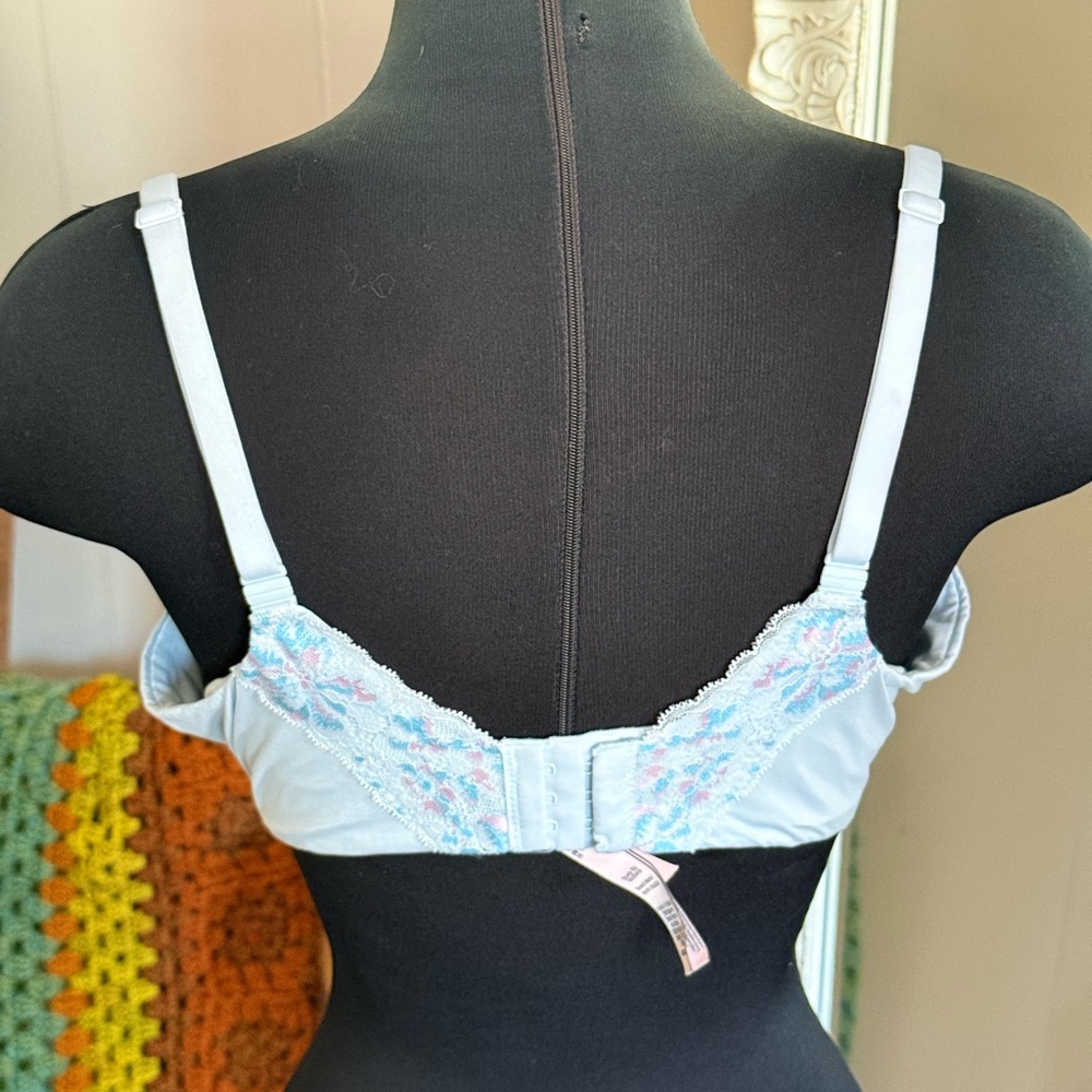 Victoria’s Secret • Body by Victoria Lined Demi Lace Bra - Picture 9 of 12